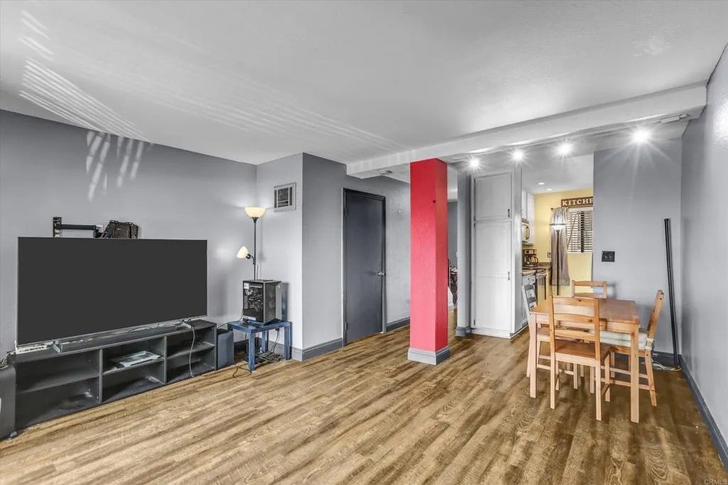 1628 Presioca Street 23