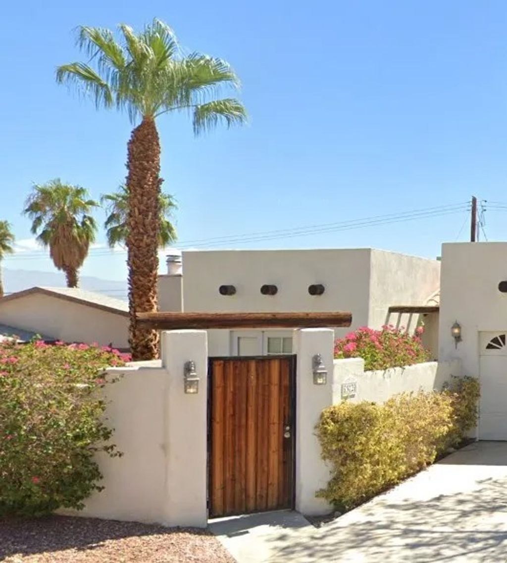 Photo of 53420 Avenida Velasco, La Quinta, CA 92253 (MLS # IV26043276)