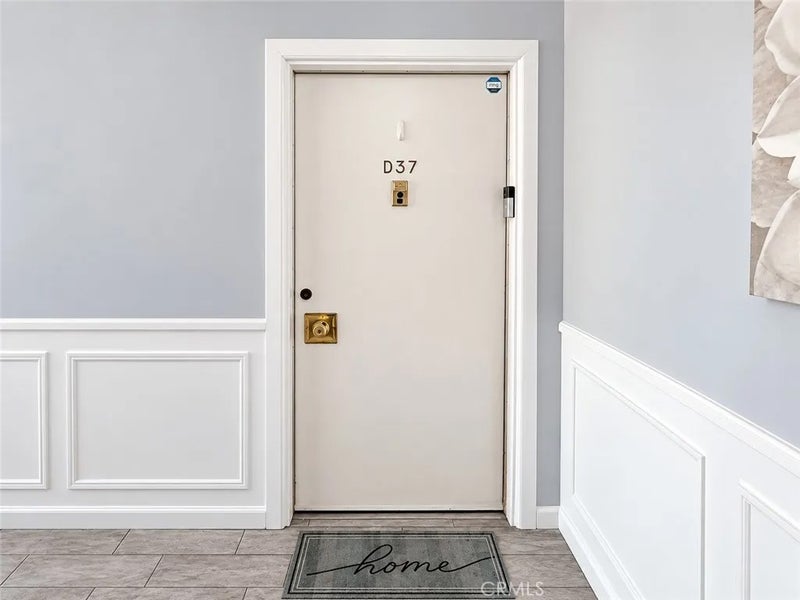 1641 S Pomona D37