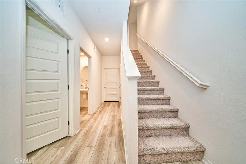 1672 Cayton