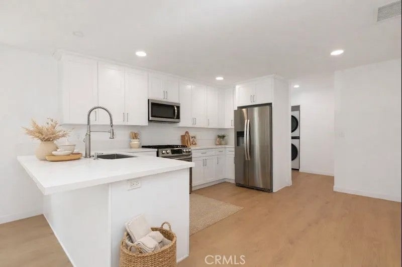 1845 W 66th