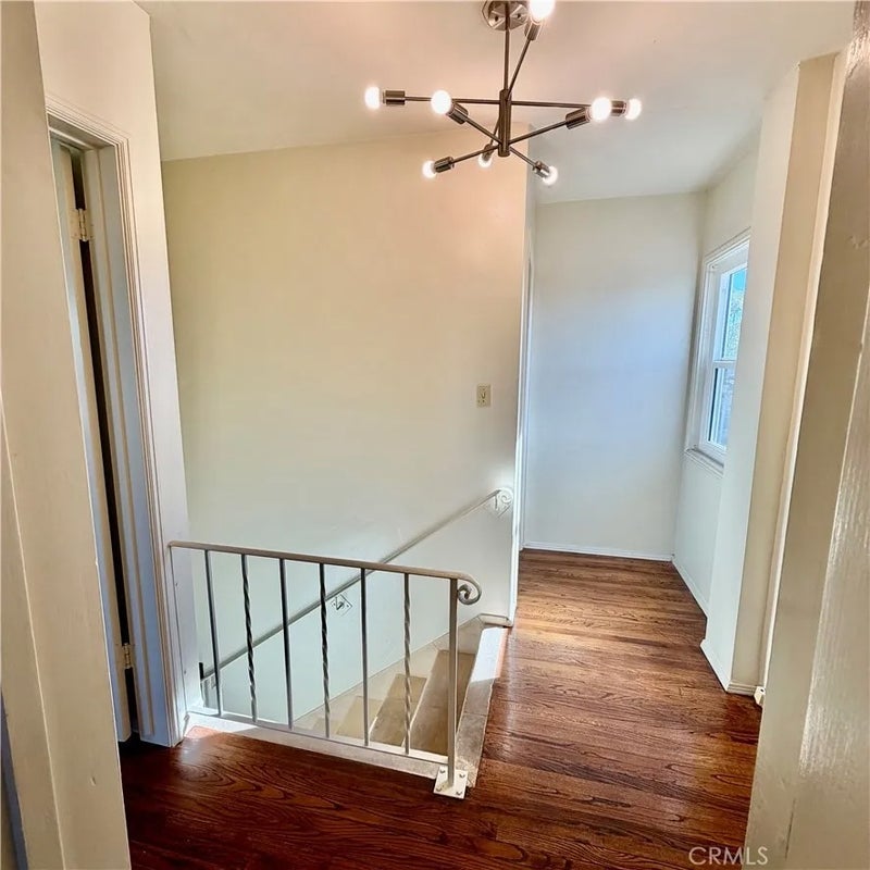 5653 E 2nd