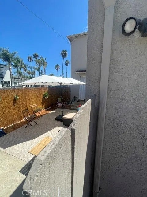 5653 E 2nd