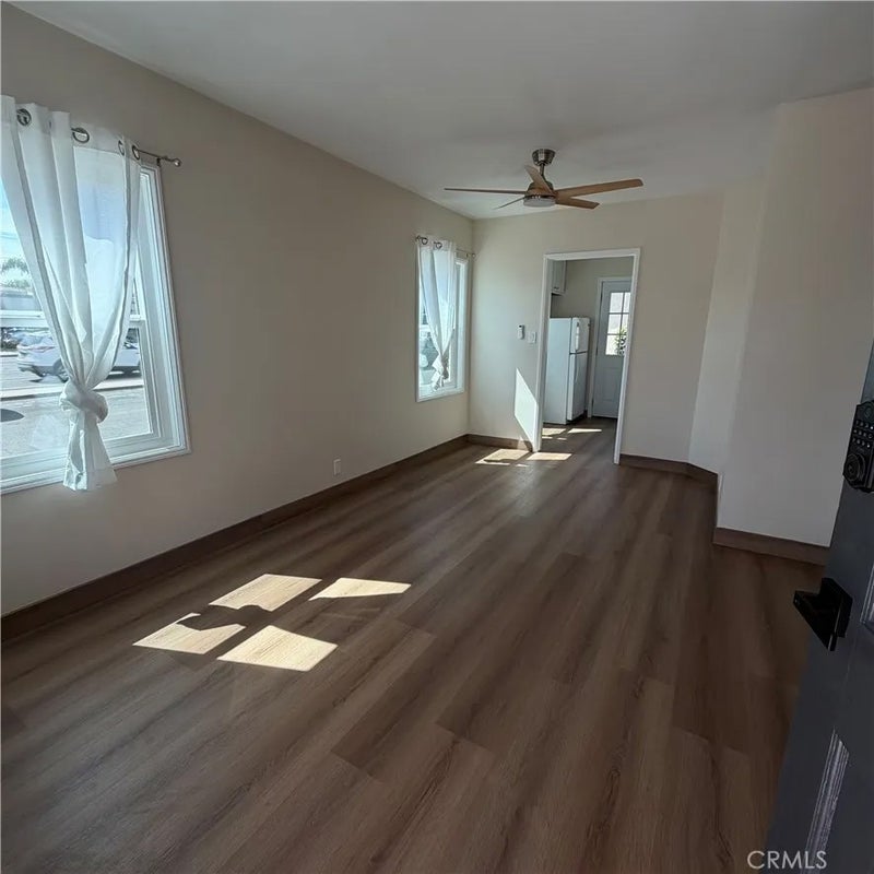 5653 E 2nd