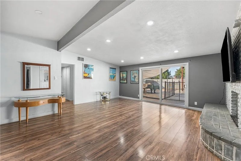 1027 W Avenue J12