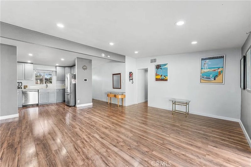 1027 W Avenue J12