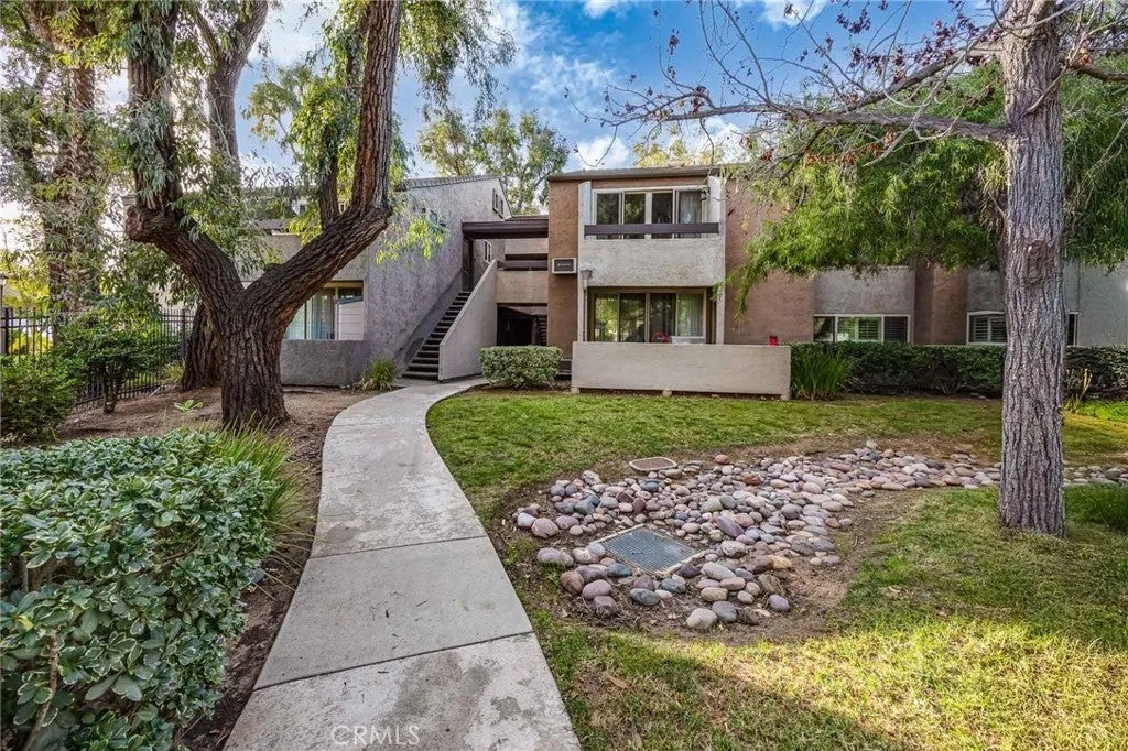 1350 N Escondido 46