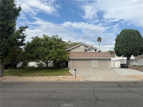 Photo of 221 Jesse Way, Redlands, CA 92374 (MLS # IG26152599)