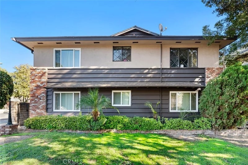 112 N Mar Vista Avenue