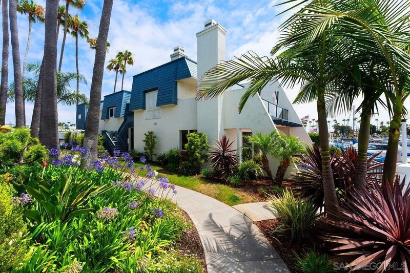 65 Antigua Court