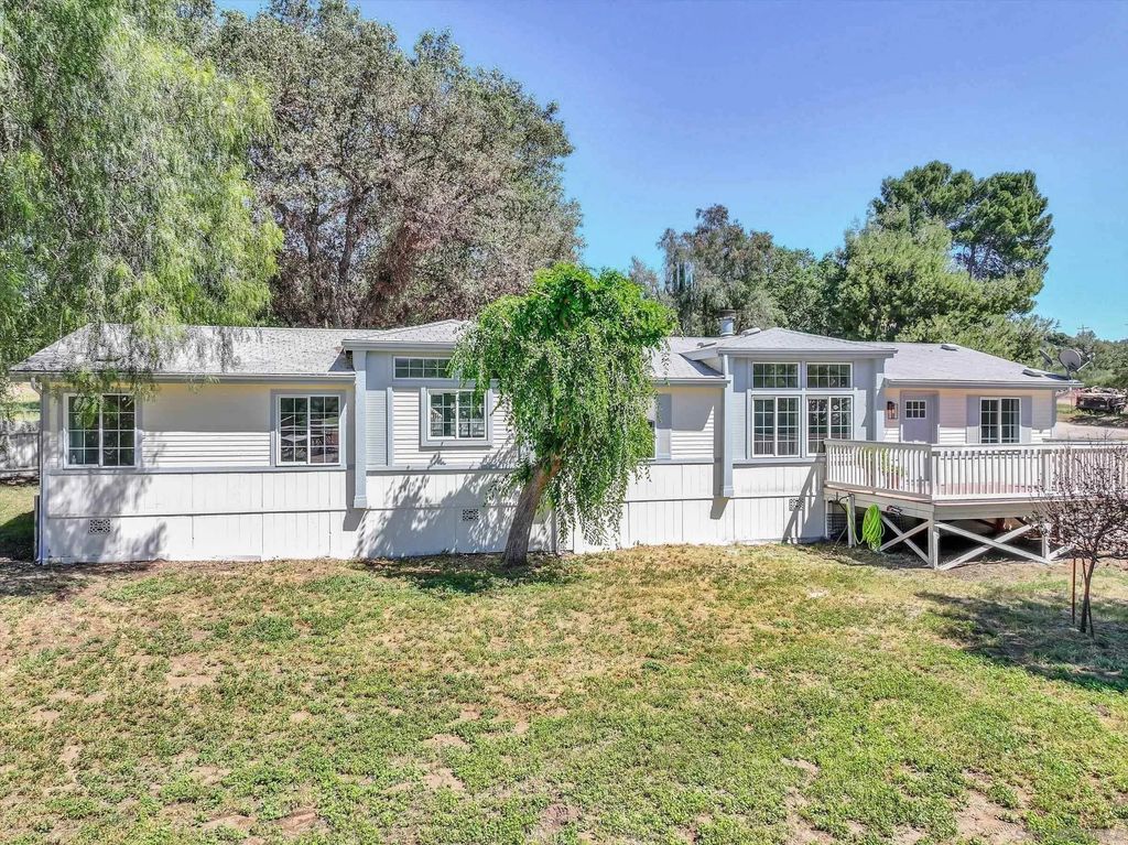 Photo of 24665 E Old Julian Hwy, Ramona, CA 92065 (MLS # 260007311)
