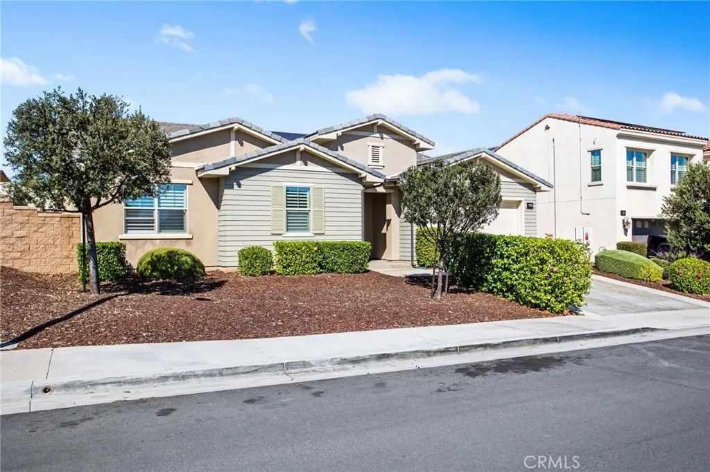 Photo of 30616 Aspen Glen, Murrieta, CA 92563 (MLS # SW25235804)
