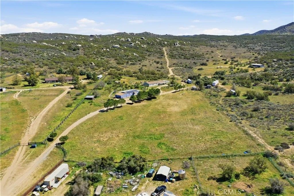 Photo of 53985 Robin Ln, Aguanga, CA 92536 (MLS # SW26056717)