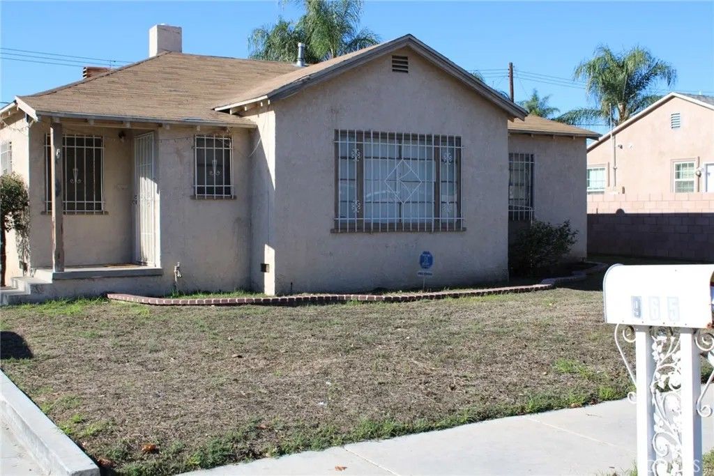 Photo of 965 Florence Avenue, Colton, CA 92324 (MLS # IV25266188)
