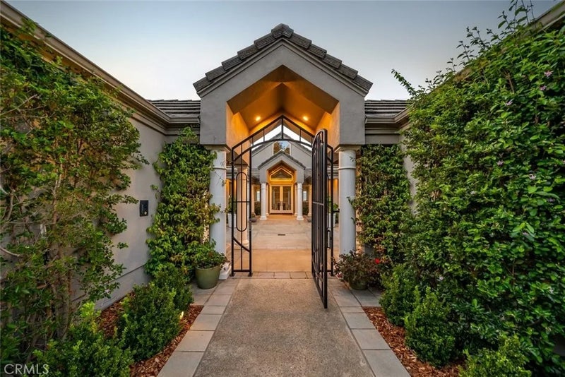 2813 Alamo Drive