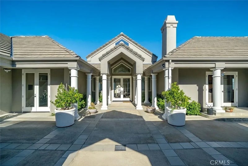 2813 Alamo Drive