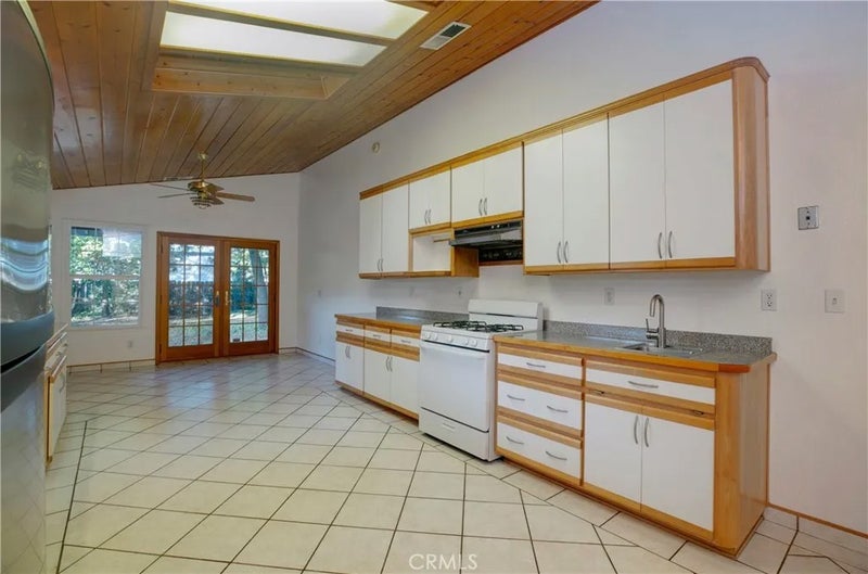 913 Arbutus