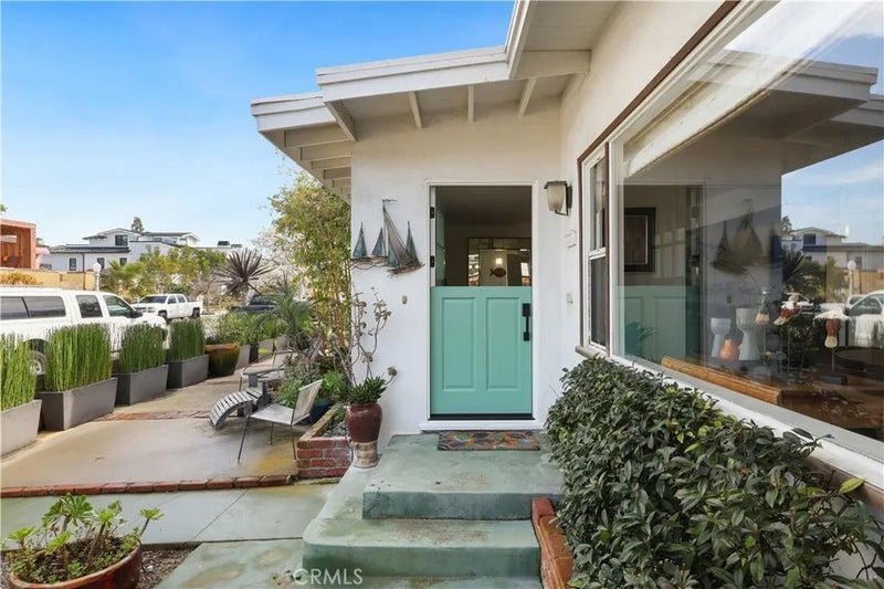 1735 E Ocean