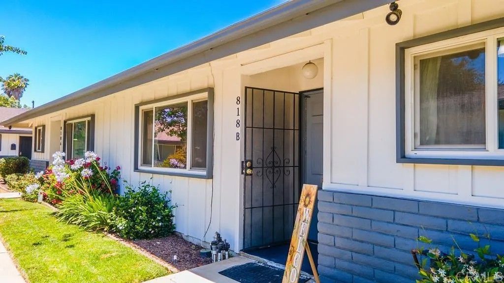 Photo of 818 E Washington Avenue #B, Escondido, CA 92025 (MLS # PTP2507420)