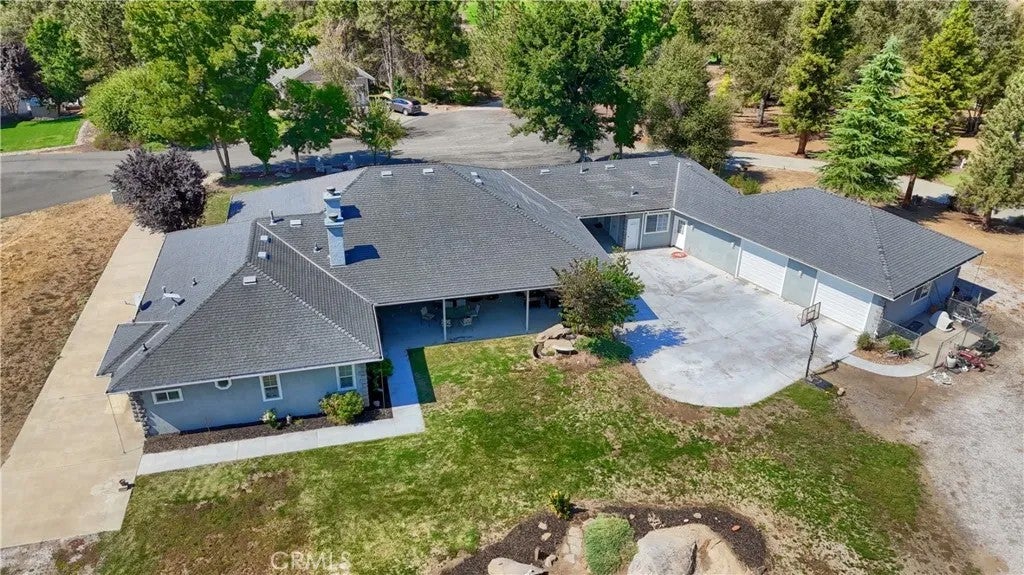 41345 Singing Hills Circle