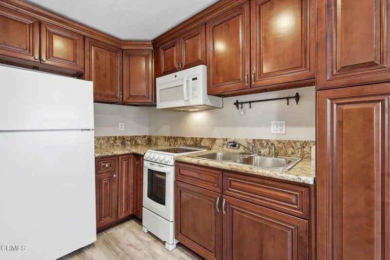 28947 E Thousand Oaks 121