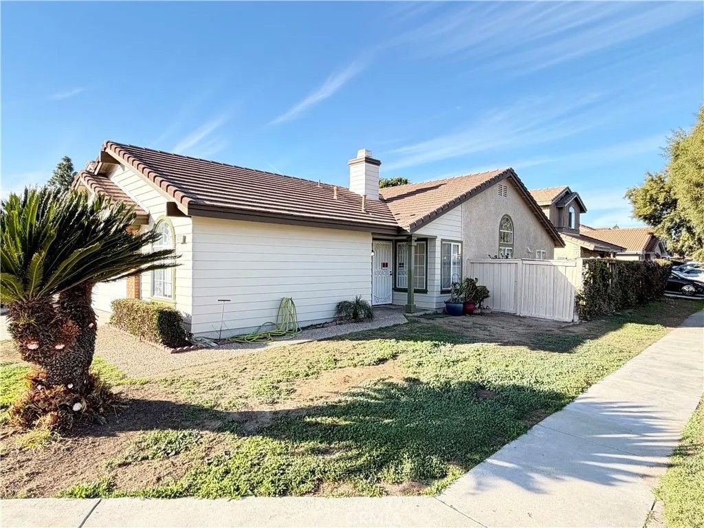 Photo of 466 Granite View, Perris, CA 92571 (MLS # IV25279146)