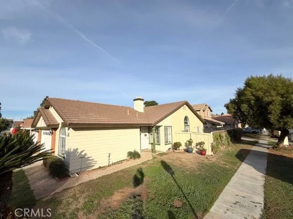 Photo of 466 Granite View, Perris, CA 92571 (MLS # IV25279146)