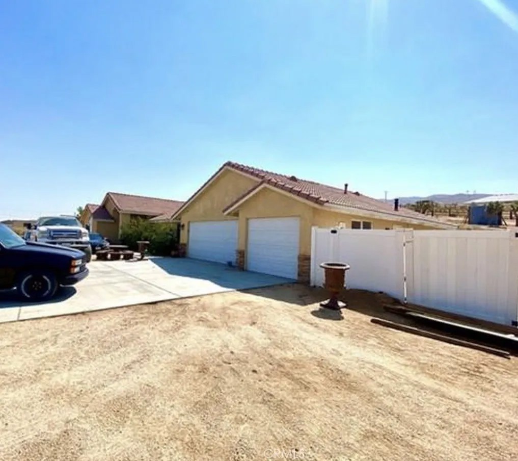25753 Outpost