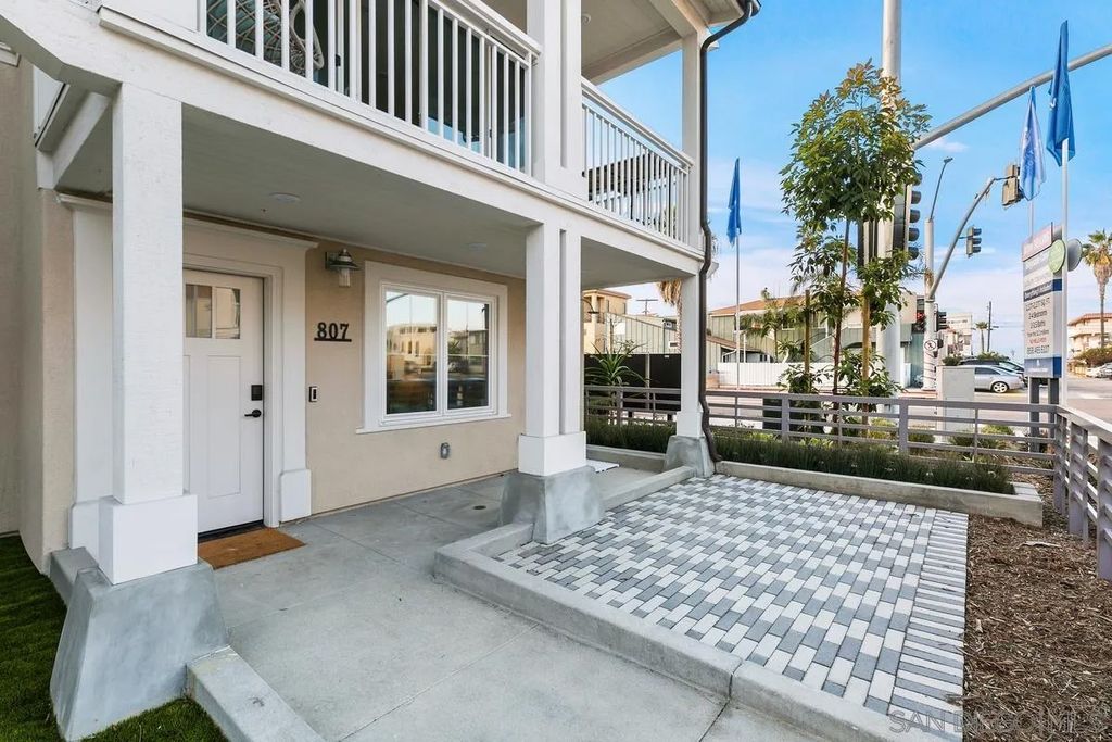 Photo of 807 Santa Barbara Pl, San Diego, CA 92109 (MLS # 260008430)