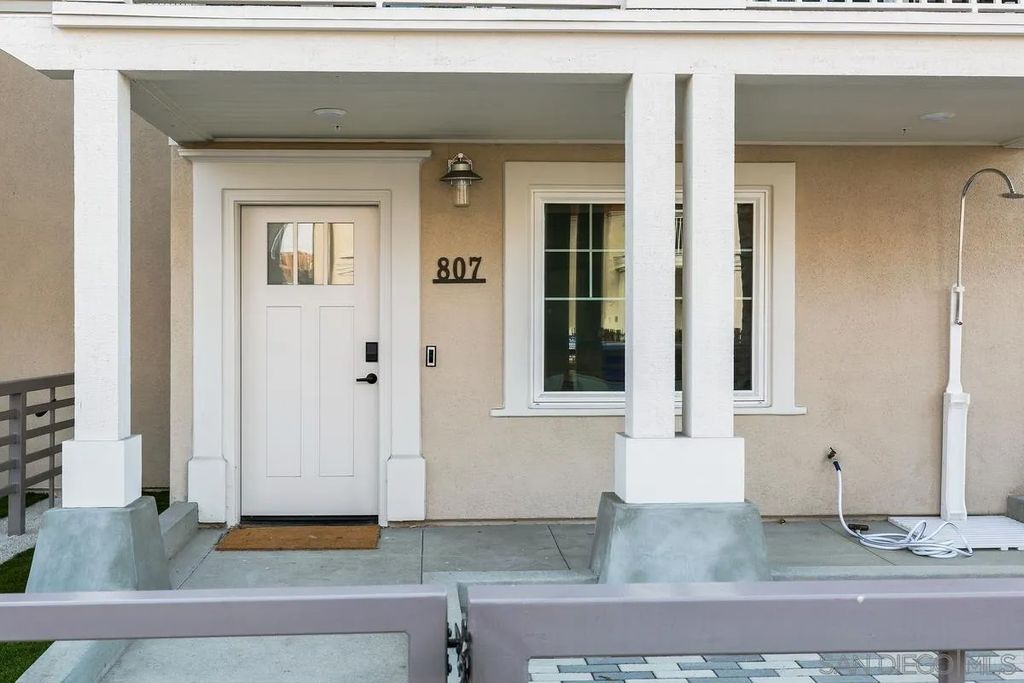 Photo of 807 Santa Barbara Pl, San Diego, CA 92109 (MLS # 260008430)