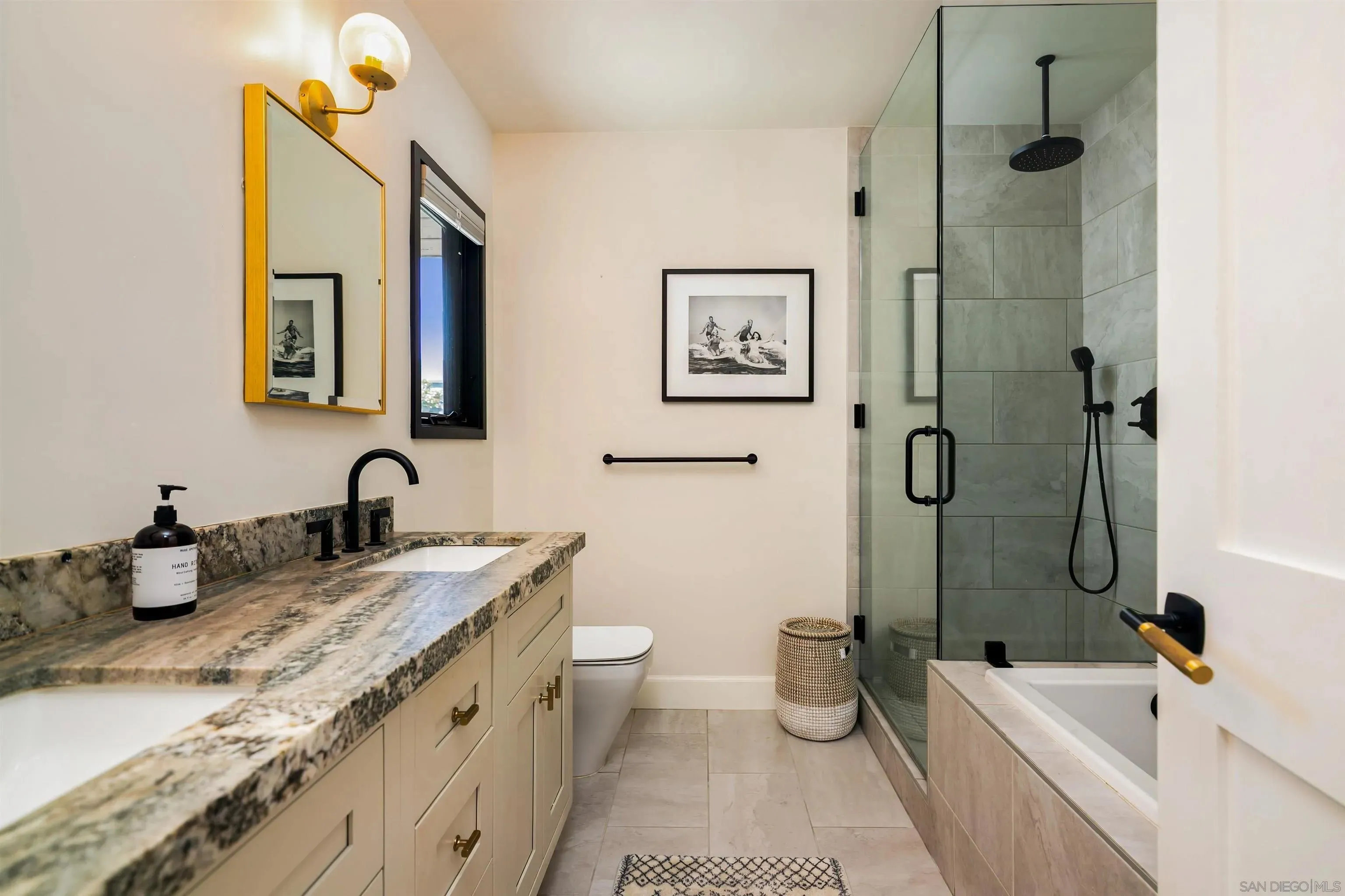 La Jolla, California 92037, United States, 3 Bedrooms Bedrooms, ,2 BathroomsBathrooms,Residential,Active,165650