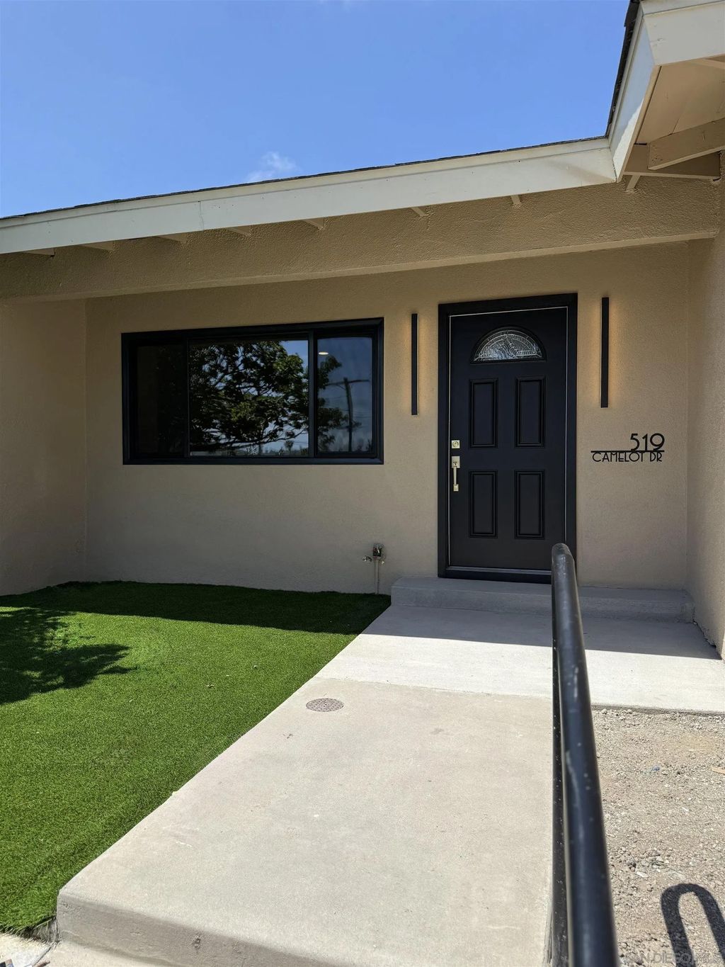 Photo of 519 Camelot Drive, Oceanside, CA 92054 (MLS # 250044960)