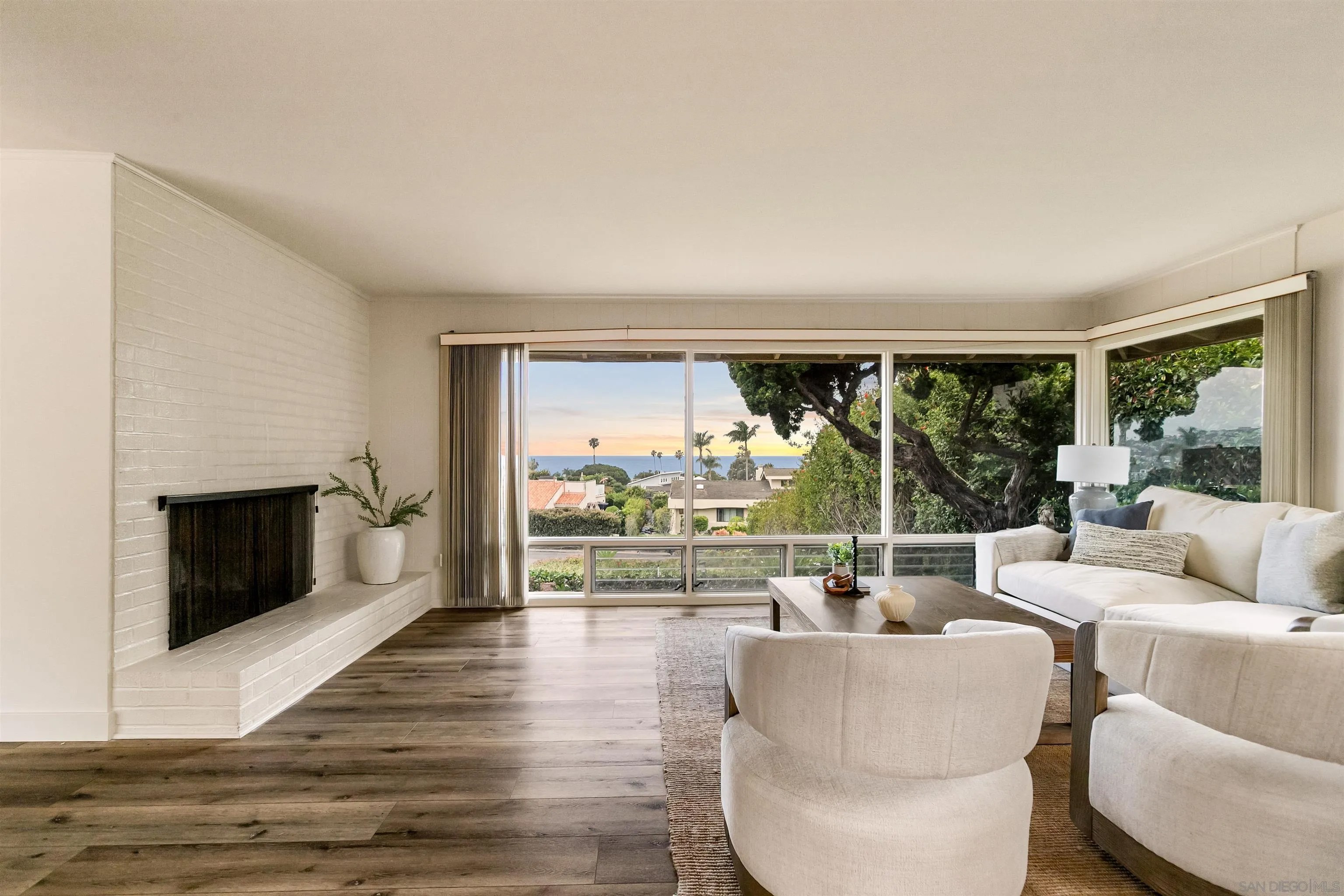 8511 Avenida De Las Ondas