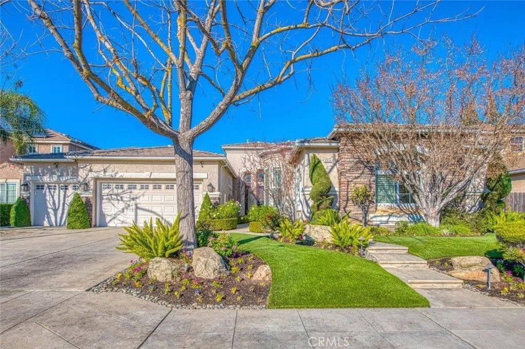 Photo of 2824 E Omaha Ave, Fresno, CA 93720 (MLS # SC26012251)