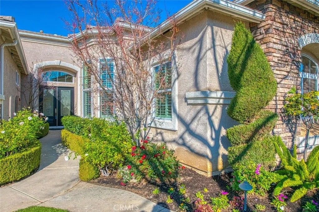 Photo of 2824 E Omaha Ave, Fresno, CA 93720 (MLS # SC26012251)