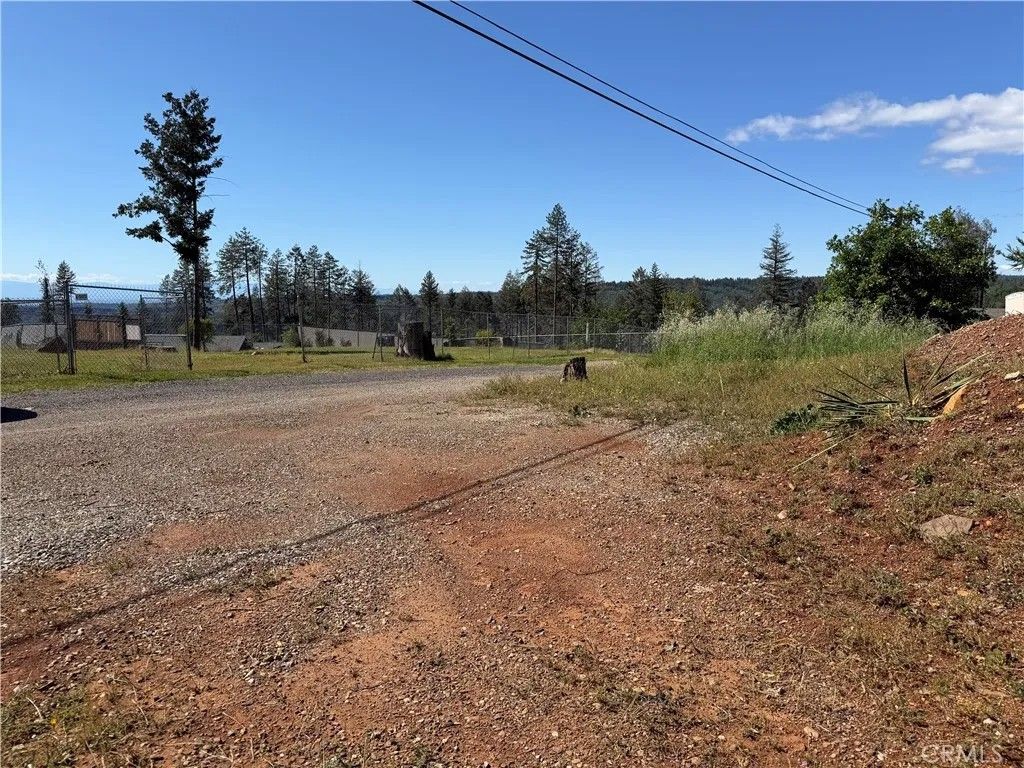 Photo of 8736 Nugget Ln, Paradise, CA 95969 (MLS # SN26071691)