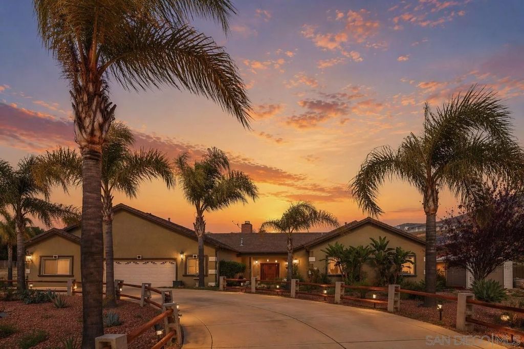 Photo of 1804 Vista De La Montana, El Cajon, CA 92019 (MLS # 260009190)