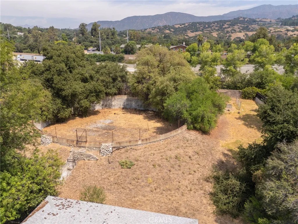 4053 N Towne