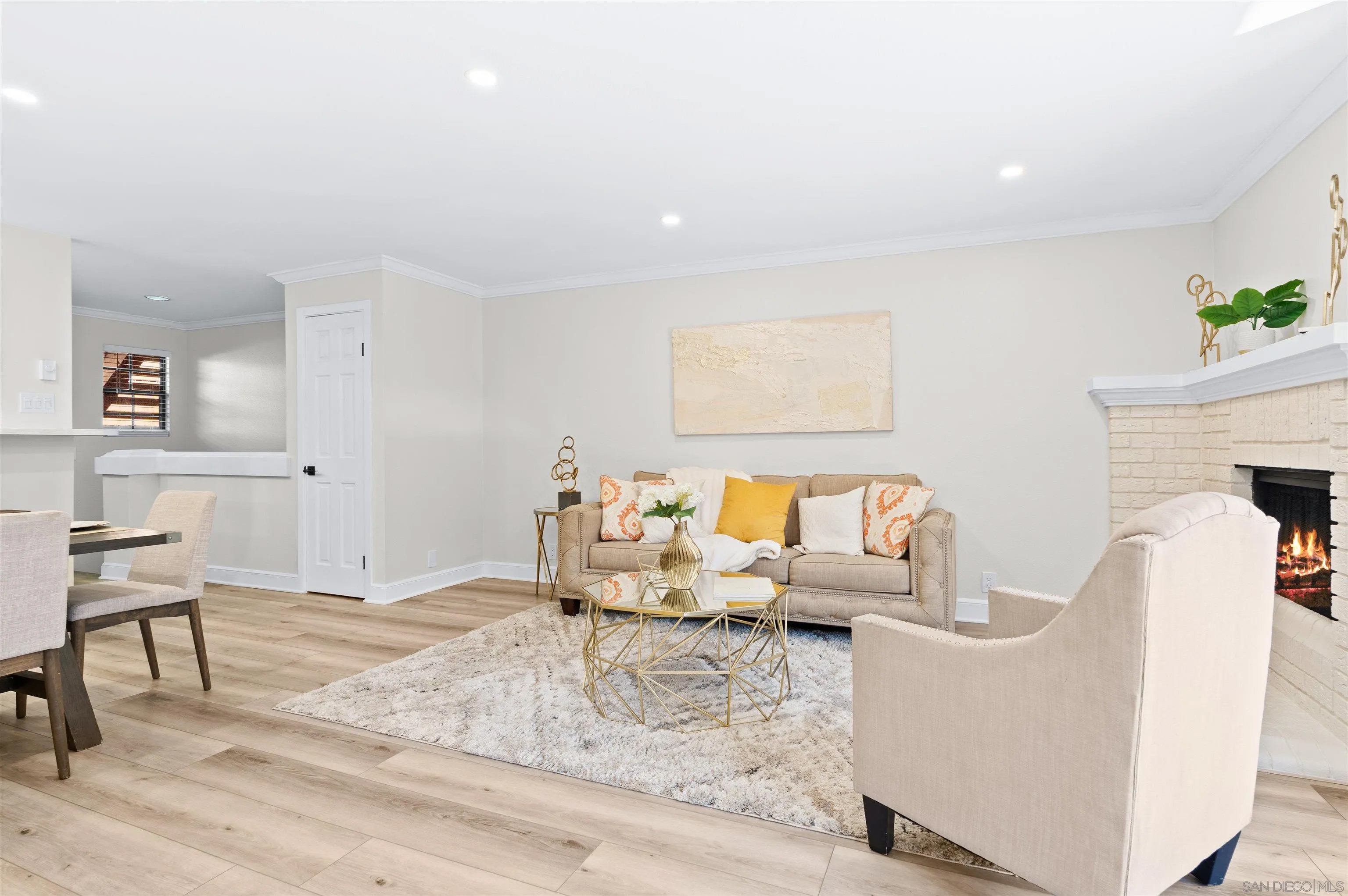 8870 Villa La Jolla Dr 210