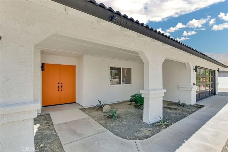 3015 E San Juan