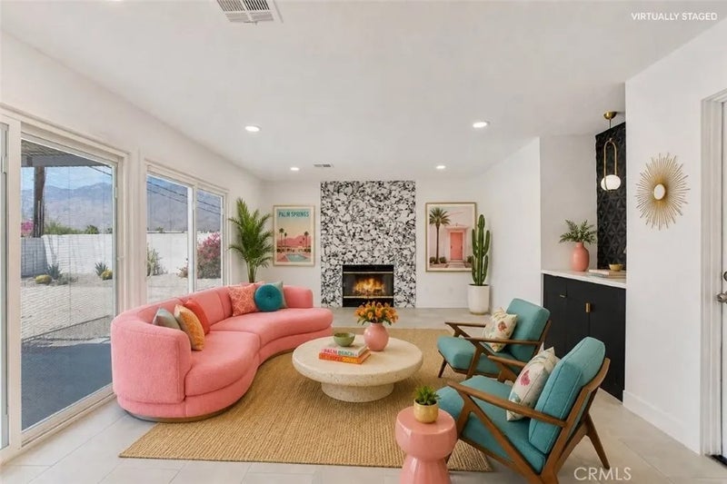 3015 E San Juan