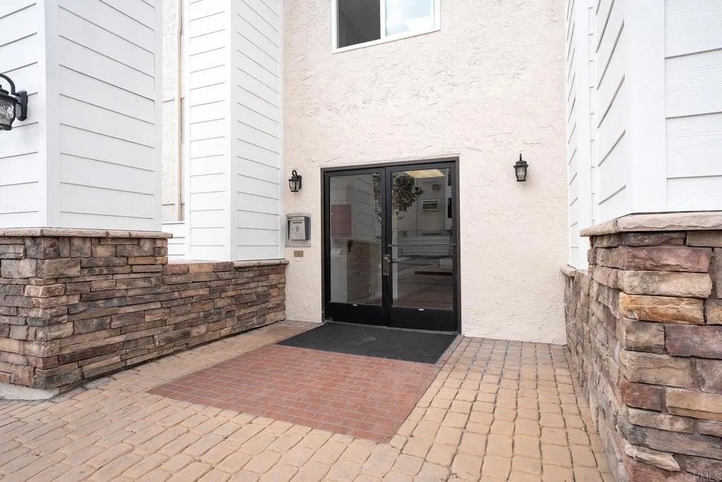 3142 Midway Drive B305
