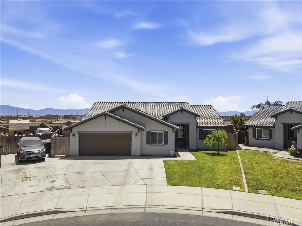 9007 Snowy River Dr.