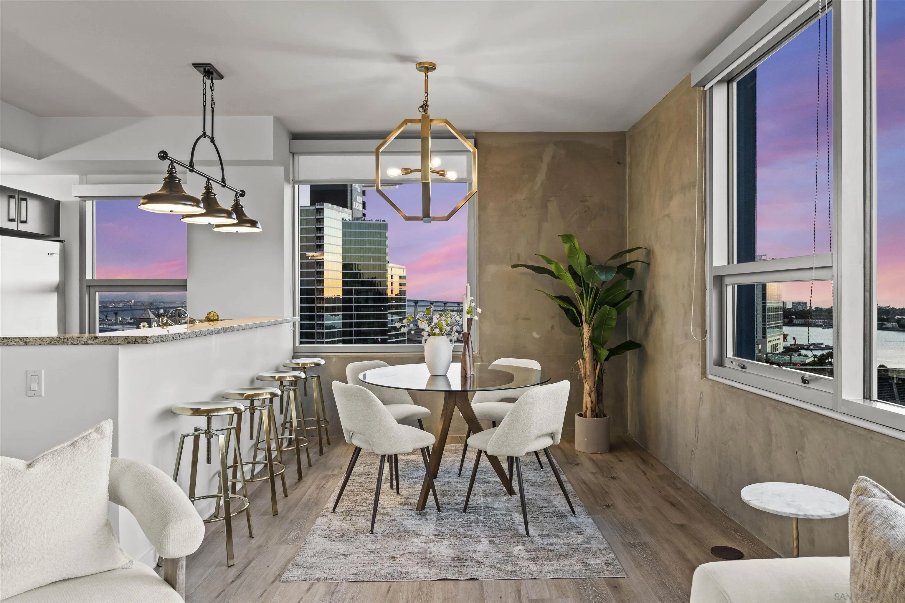321 10th Ave 2208