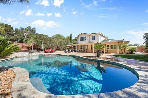 Photo of 824 Hillcrest Ter, Fallbrook, CA 92028 (MLS # 250042258)