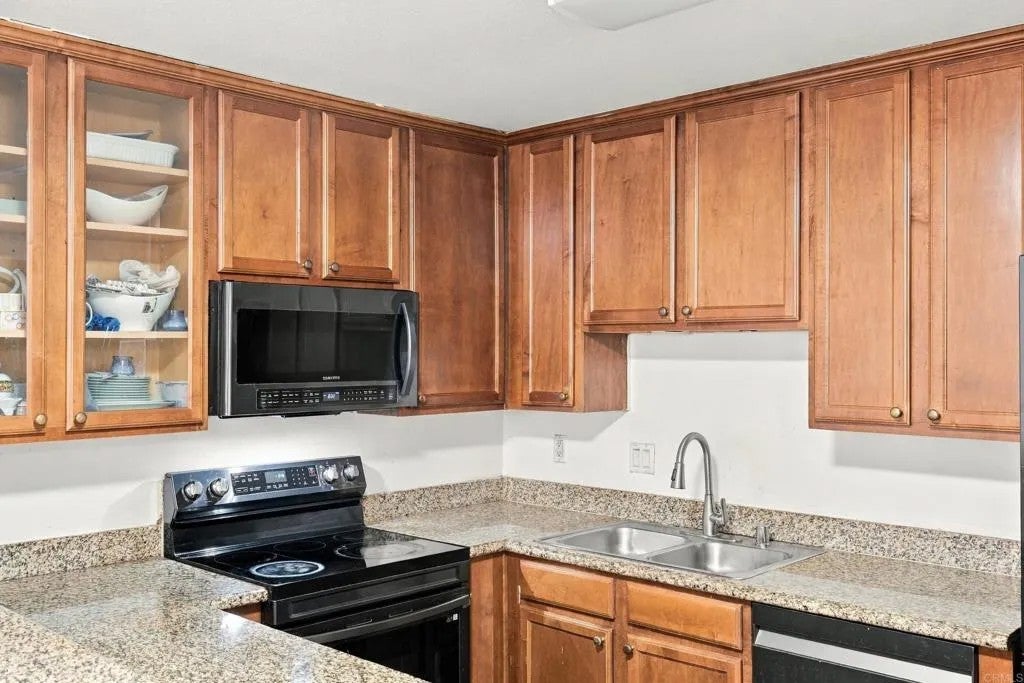 3030 Suncrest Drive 106