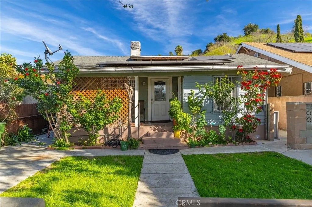 Photo of 3224 Griffin Ave, Los Angeles, CA 90031 (MLS # SW25269246)
