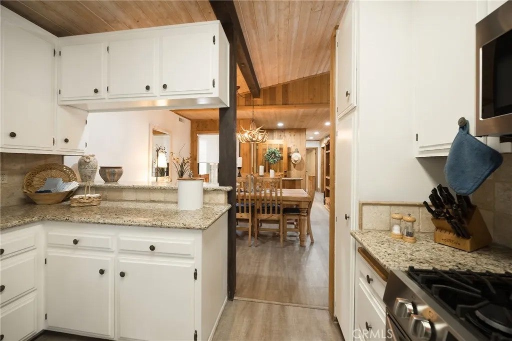 824 Mountain Lane