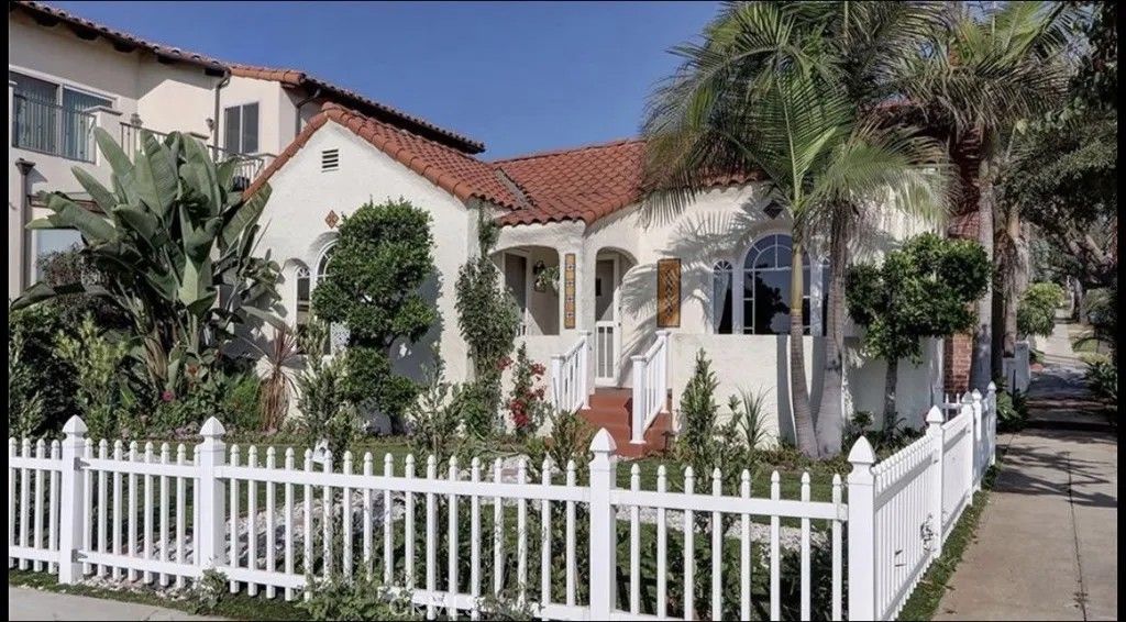 Photo of 501 Avenue B, Redondo Beach, CA 90277 (MLS # PW26025325)