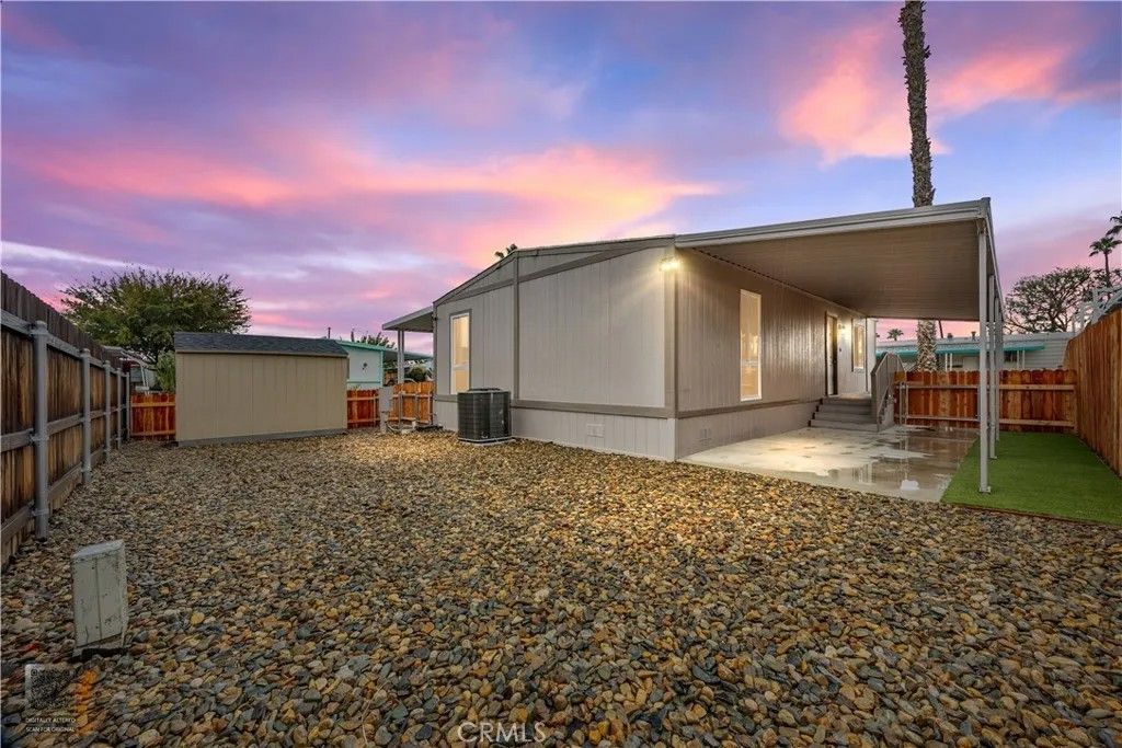 Photo of 294 Florence Ln, Bakersfield, CA 93308 (MLS # PI26023934)